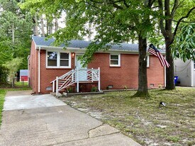 6429 Tuttle Ave in Norfolk, VA - Building Photo