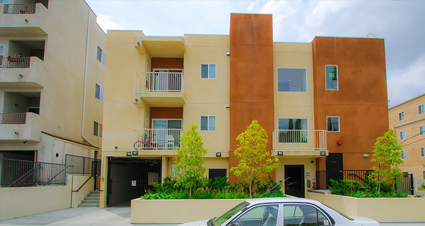 Hart Street Apartments in North Hollywood, CA - Building Photo