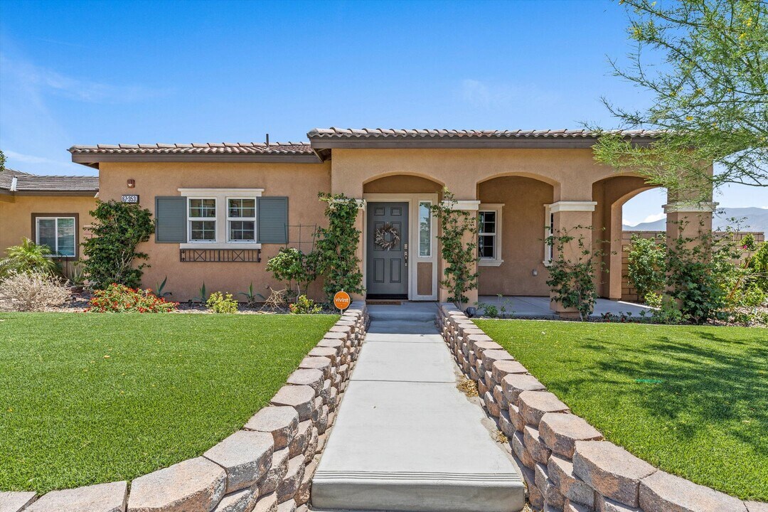 67353 Rio Naches Rd in Cathedral City, CA - Building Photo