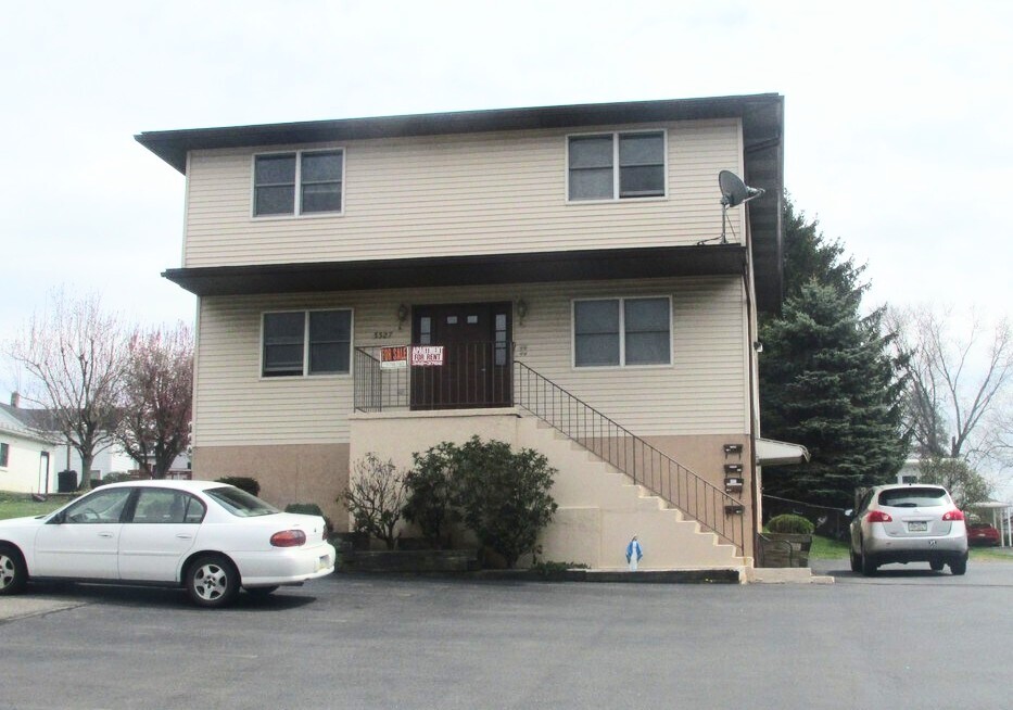 3300 Cedar Ave in Moosic, PA - Building Photo