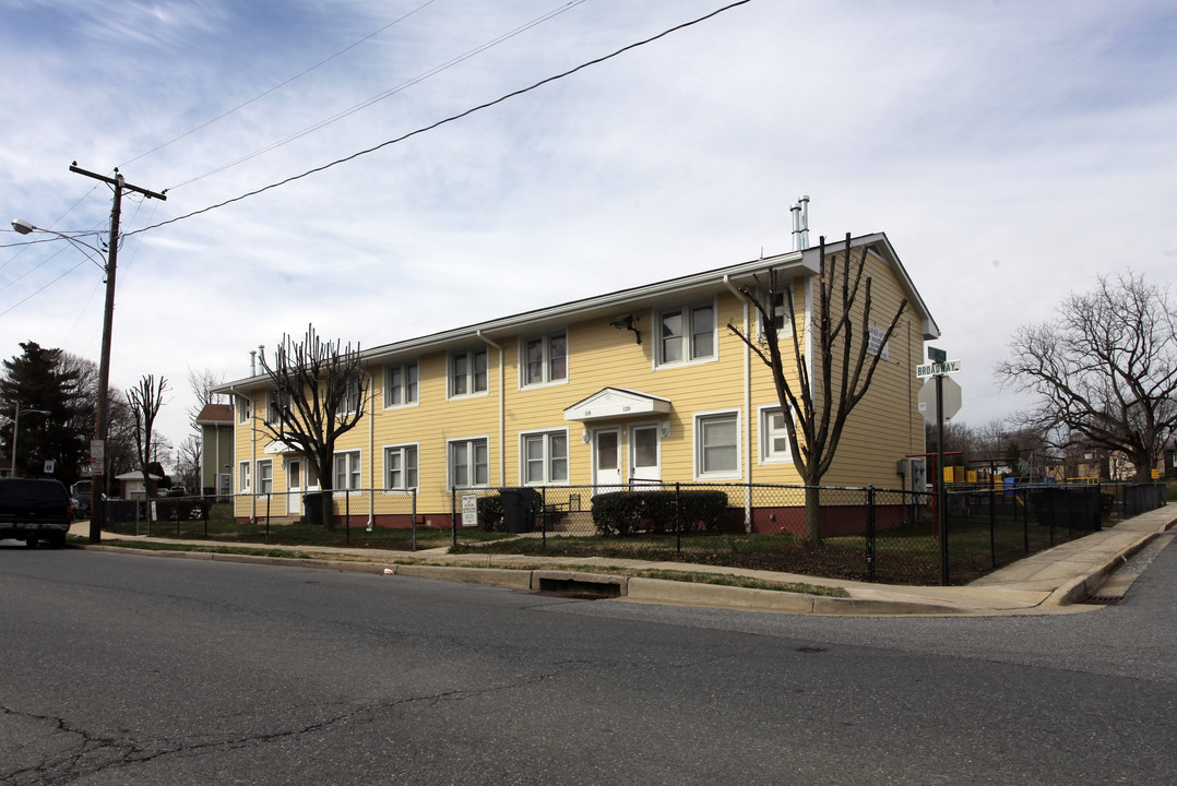 Carver Apartments in Frederick, MD - Building Photo