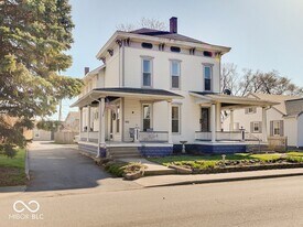 345 E King St in Franklin, IN - Building Photo