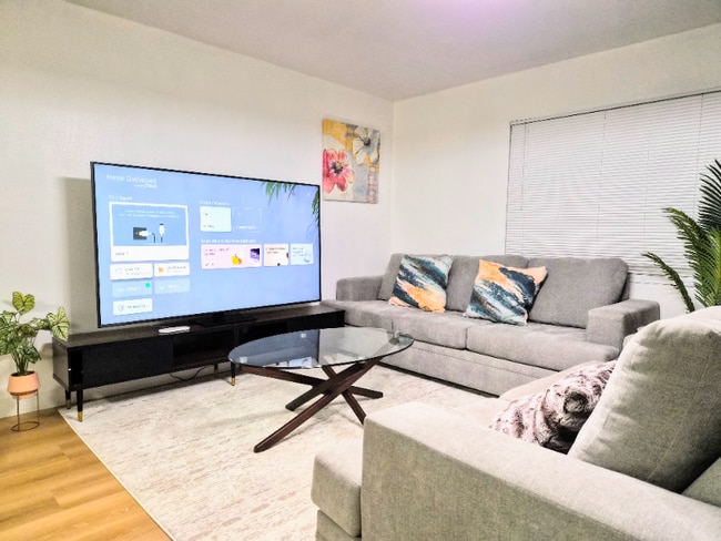 1200 W Edmundson Ave in Morgan Hill, CA - Foto de edificio - Building Photo