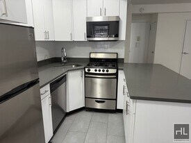 BEEKMAN PLACE in New York, NY - Building Photo