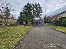 7816 Taulbut St in Mission, BC - Building Photo
