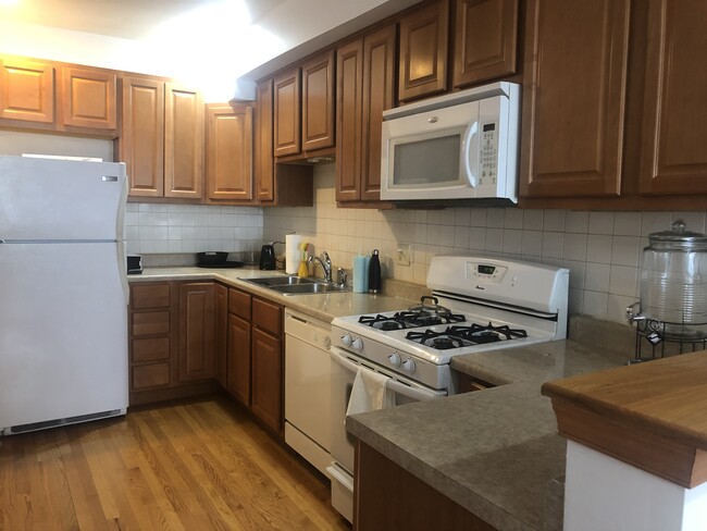 1202 W Huron St in Chicago, IL - Building Photo - Building Photo