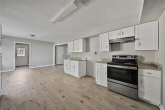 10071 Woodhollow Dr in Conroe, TX - Building Photo - Building Photo