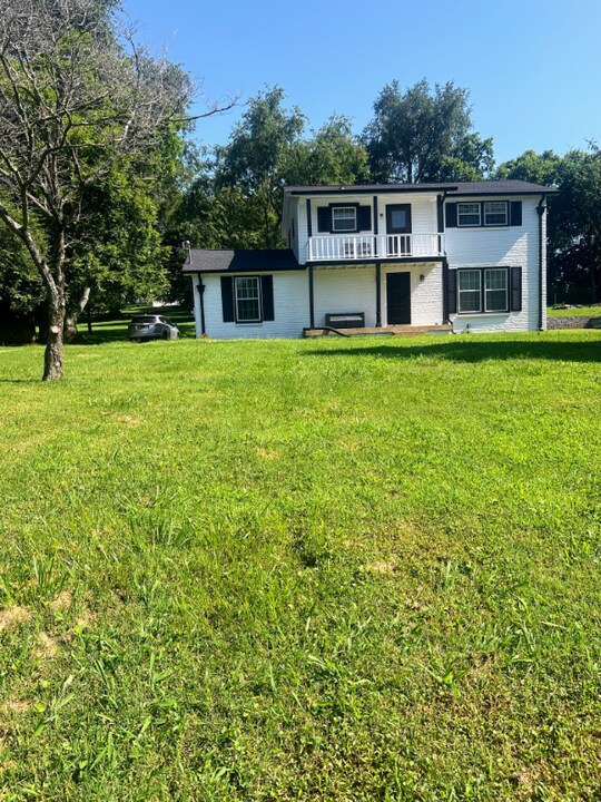 121 Sain Ave in Hendersonville, TN - Building Photo