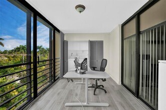 20401 NE 30th Ave, Unit # 414-8 in Aventura, FL - Foto de edificio - Building Photo