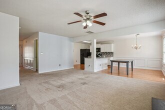 5914 San Gabriel Ln in Atlanta, GA - Building Photo - Building Photo