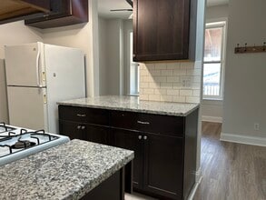 137 S Batavia Ave in Batavia, IL - Building Photo - Building Photo