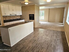 12090 Newton County Martin Rd in Collinsville, MS - Foto de edificio - Building Photo