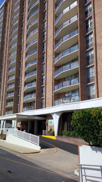 Vassar Square Condominiums in Ventnor City, NJ - Foto de edificio