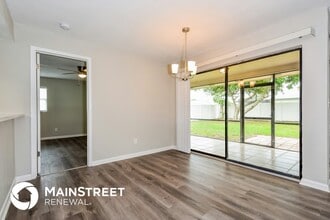 1820 SE 10th St in Cape Coral, FL - Foto de edificio - Building Photo