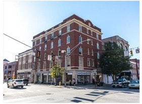 7 W Philadelphia St in York, PA - Building Photo