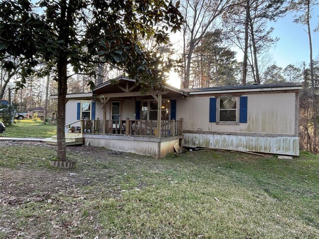 111 Lakeside Woods Dr in Pointblank, TX - Building Photo - Building Photo