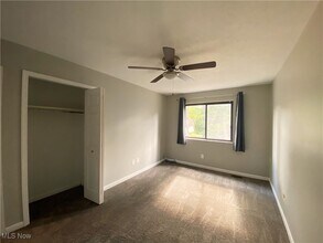 1480 Cedarwood Dr in Westlake, OH - Building Photo - Building Photo