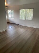 8974 Cadillac Ave in Los Angeles, CA - Foto de edificio - Building Photo