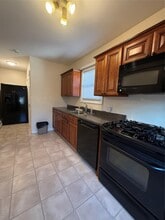 283 Houston Ave in Mineola, NY - Building Photo - Building Photo