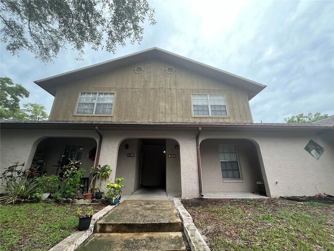4835 Lighthouse Cir