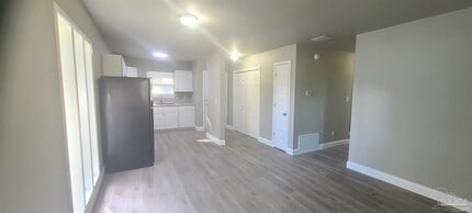 1365 Toni St in Pensacola, FL - Building Photo - Building Photo