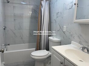 338 K St, Unit 1 in Boston, MA - Building Photo - Building Photo