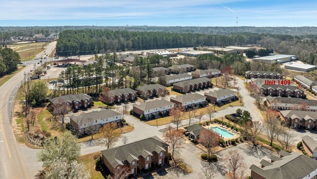 property at 1477 N Donahue Dr