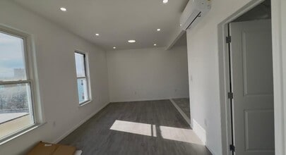 17 Kearny Ave, Unit 1 in Kearny, NJ - Foto de edificio - Building Photo