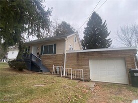 103 Wallace St in St. Clairsville, OH - Building Photo