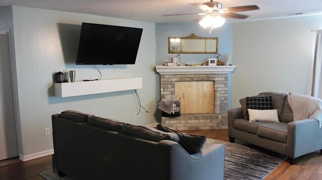 1005 Weschester Ct in Warrensburg, MO - Building Photo - Building Photo