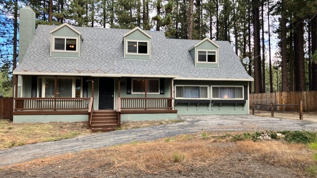 3565 Needle Peak Rd in South Lake Tahoe, CA - Building Photo - Building Photo