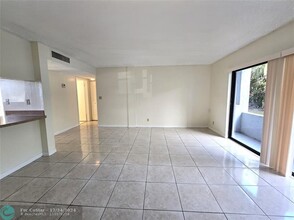 1700 N Congress Ave in West Palm Beach, FL - Building Photo - Building Photo