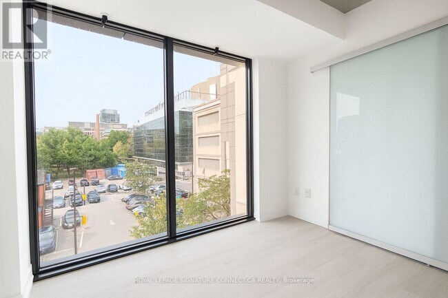 195 McCaul St in Toronto, ON - Building Photo - Building Photo