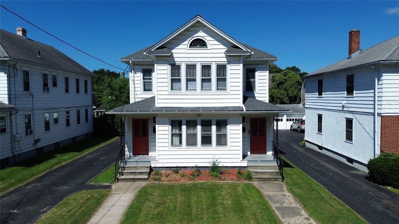 101 Helen St in Binghamton, NY - Building Photo