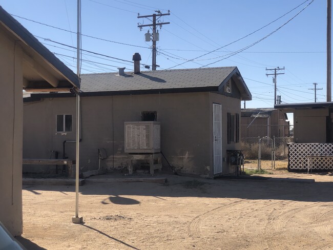 27060 Twenty Mule Team Rd in Boron, CA - Building Photo - Building Photo