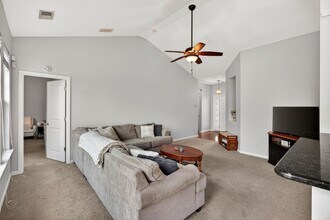 7736 Kinston St in North Charleston, SC - Building Photo - Building Photo