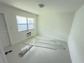 2191 NE 167th St in North Miami Beach, FL - Building Photo - Building Photo