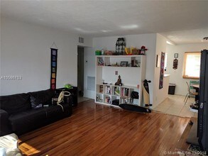 8125 Hawthorne Ave-Unit -3 in Miami Beach, FL - Building Photo - Building Photo