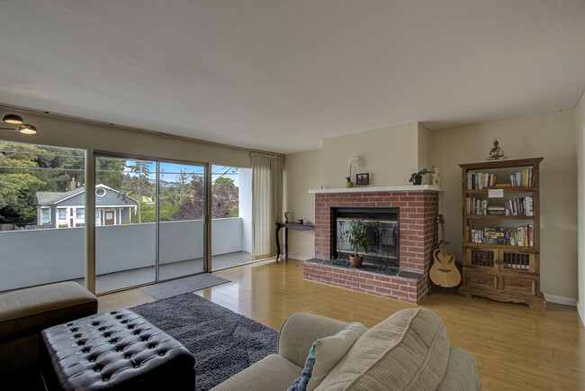 1192 Kains Ave in Berkeley, CA - Building Photo - Interior Photo