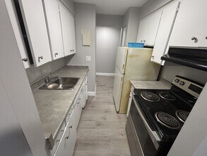 99 Westwood Dr in Kitchener, ON - Building Photo - Building Photo