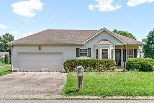 3279 S Senseney Cir in Clarksville, TN - Building Photo