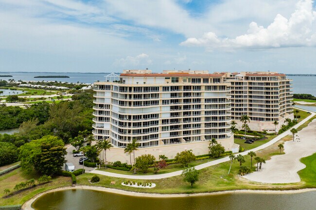Grand Bay in Longboat Key, FL - Building Photo - Building Photo