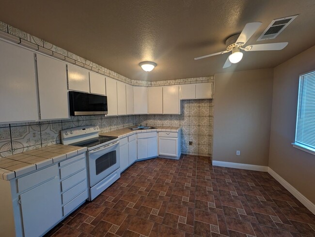 property at 930 E Linwood Ave