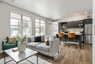 Motiv Apartments in Minneapolis, MN - Building Photo - Building Photo