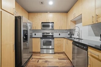 923 Peachtree St NE in Atlanta, GA - Building Photo - Building Photo