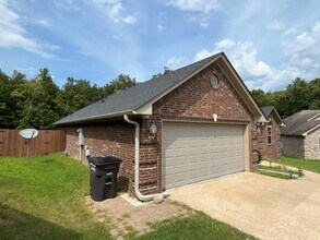2224 Airborn Dr in Jacksonville, AR - Building Photo - Building Photo