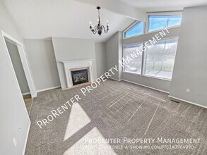 929 Wasatch Dr in Layton, UT - Building Photo - Building Photo