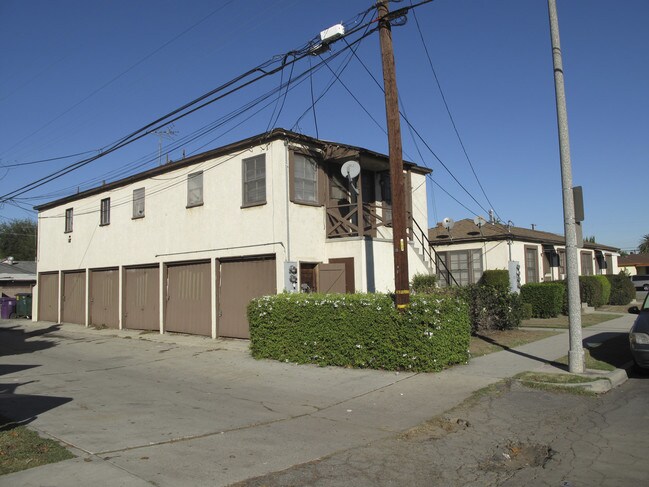 1126 E Harding St in Long Beach, CA - Building Photo - Building Photo