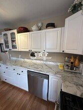 1155 W James Ave in St. Paul, MN - Building Photo - Building Photo