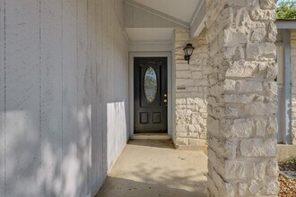 10421 Broken Shoe Trail in Austin, TX - Building Photo - Building Photo